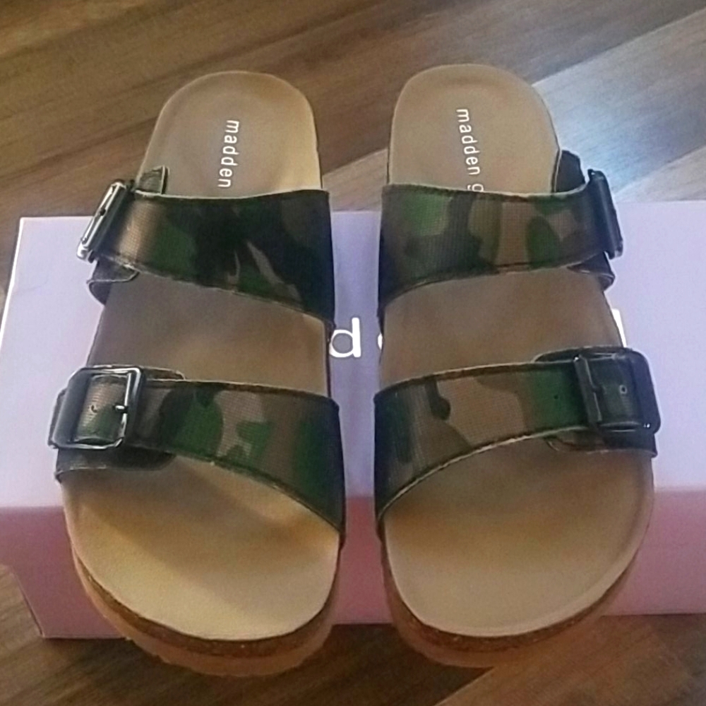 madden girl sandaL